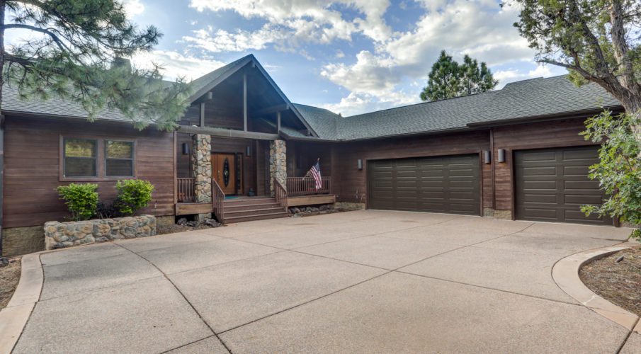 Front Exterior. Cabin. Show Low, Az.